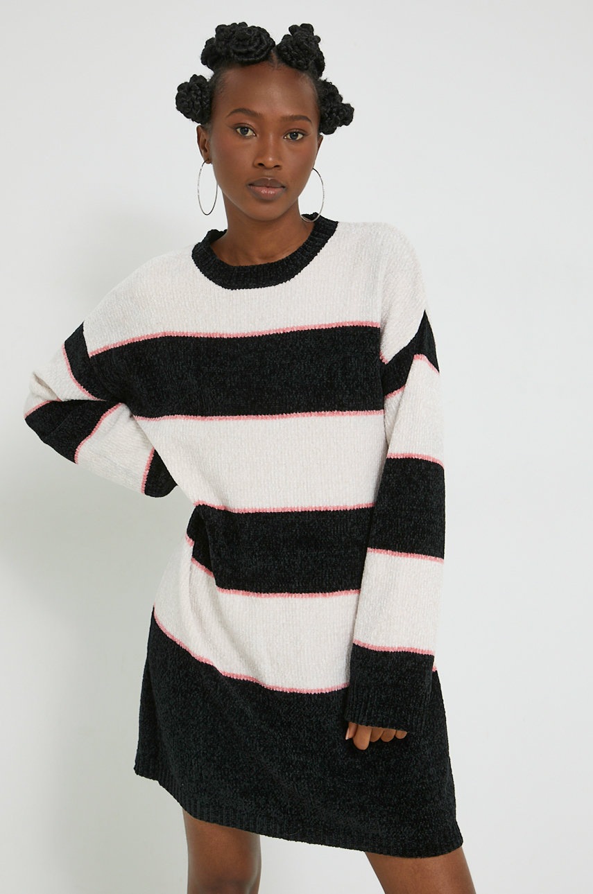 

Платье Volcom цвет чёрный mini oversize