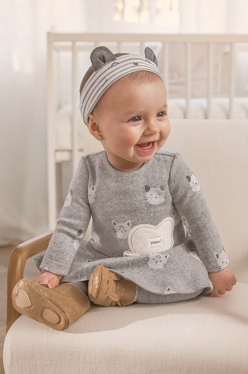 

Рокля с лента за глава Mayoral Newborn в сиво къс модел разкроен модел, Сив