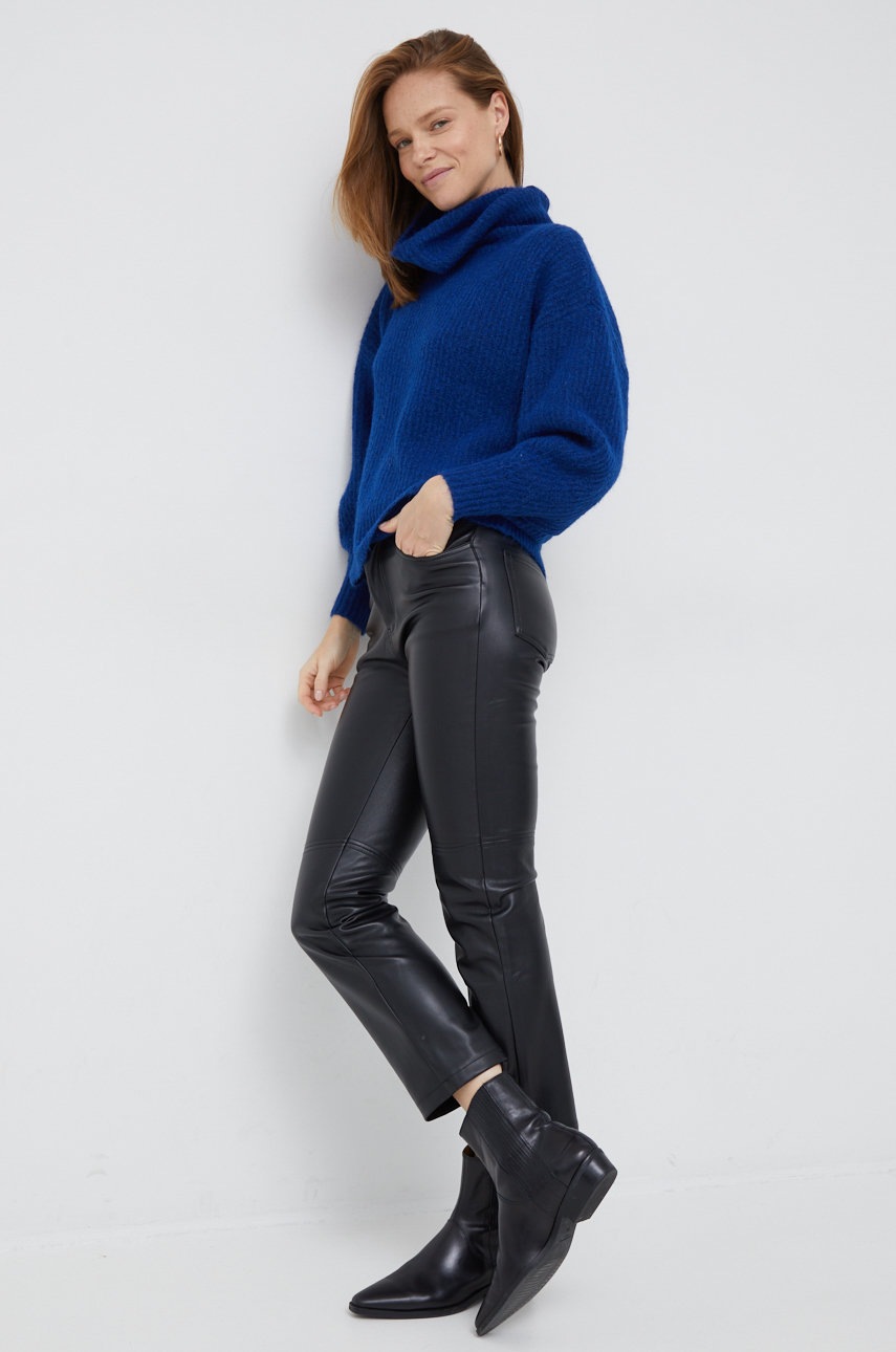 

Свитер Vero Moda женский тёплый с гольфом