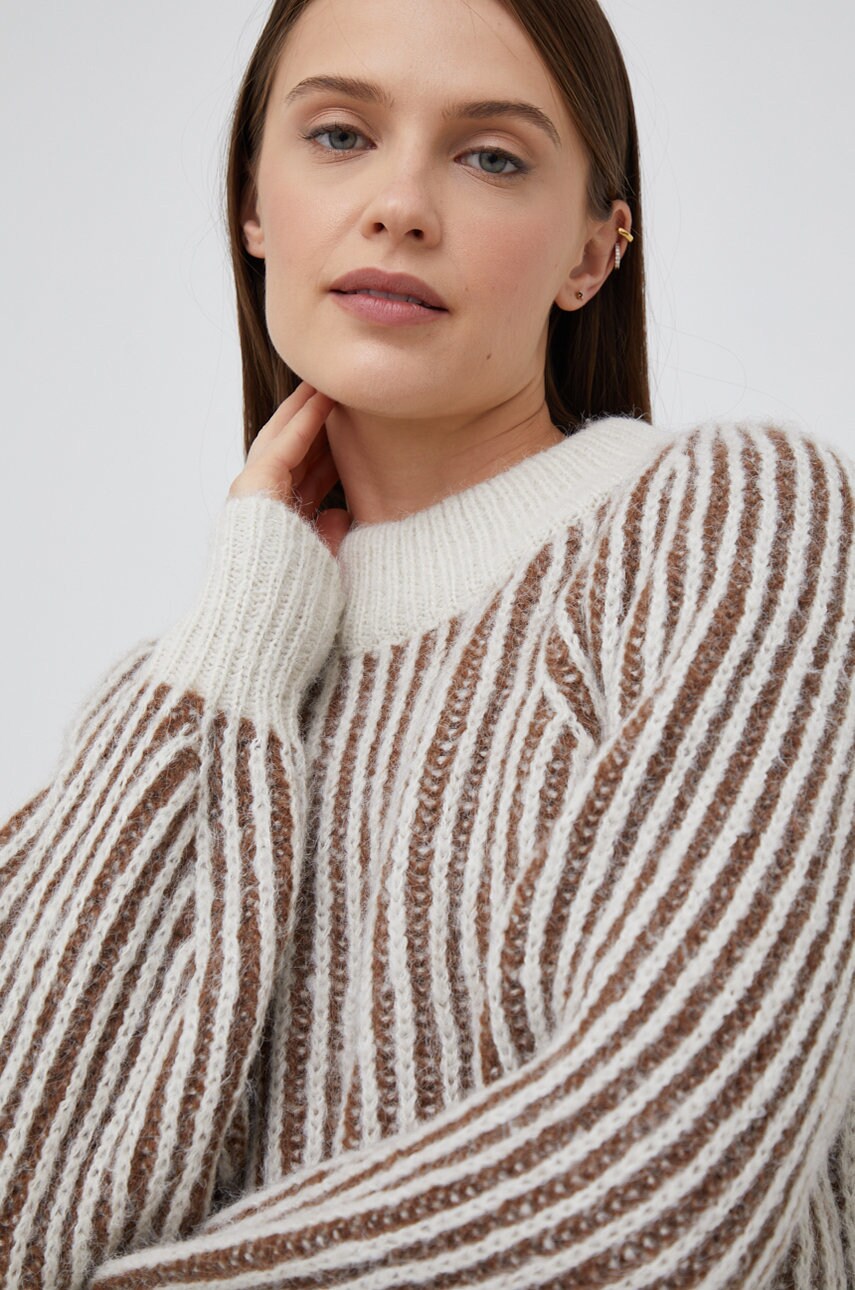 

Пуловер Vero Moda дамски в бежово от топла материя, Бежов