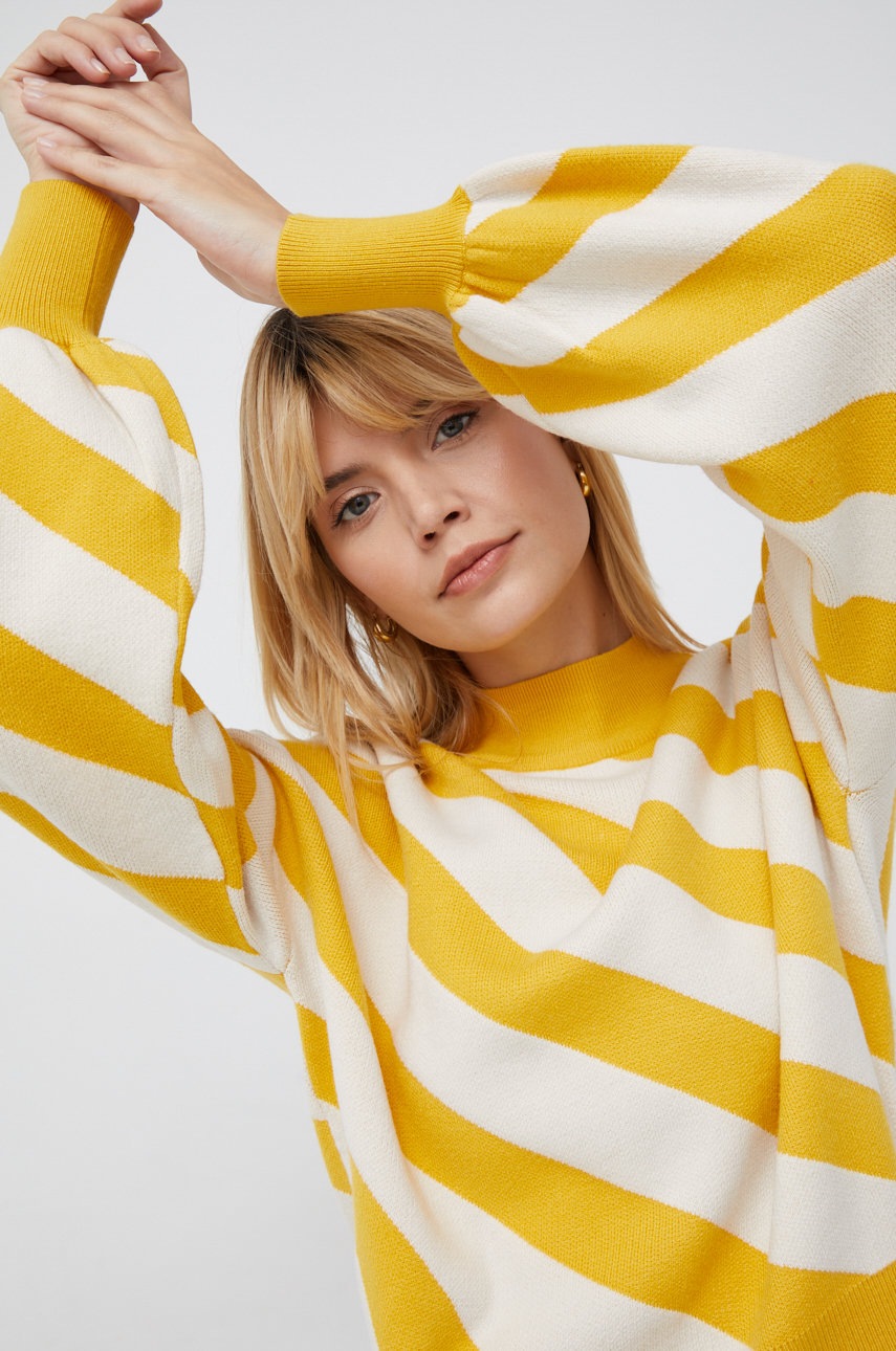 

Пуловер Vero Moda дамски в жълто с ниско поло, Жълт