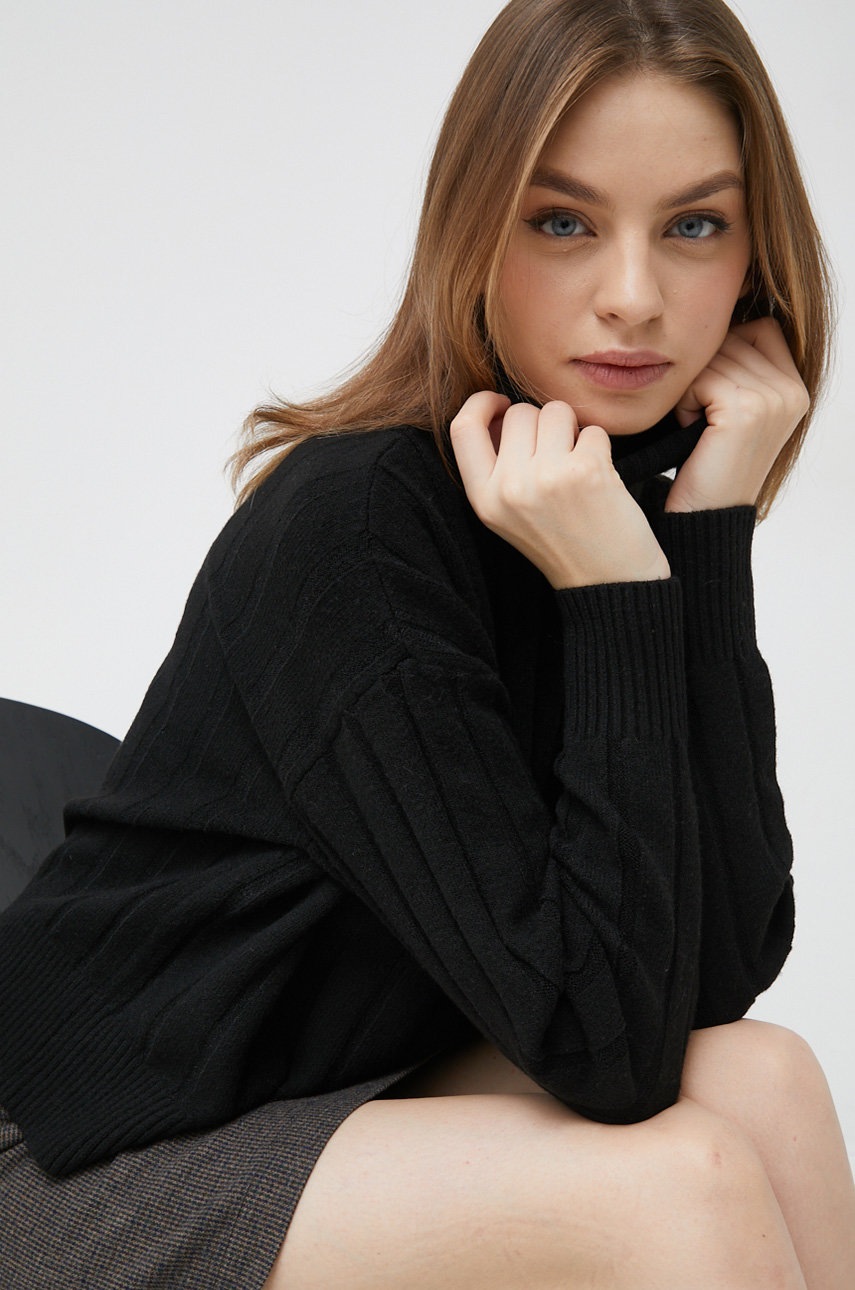 

Пуловер Vero Moda дамски в черно с поло, Черен
