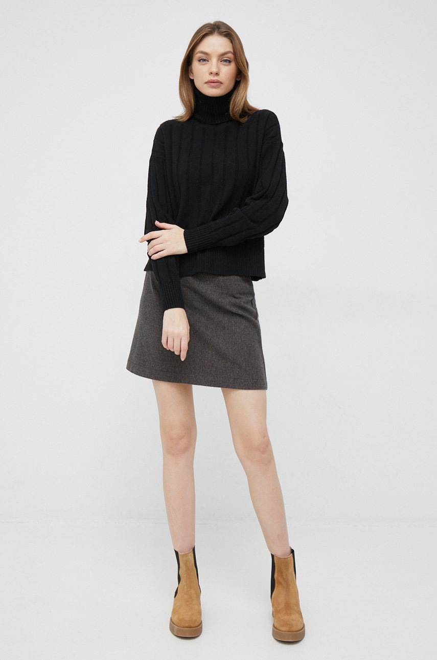 

Свитер Vero Moda женский цвет чёрный с гольфом