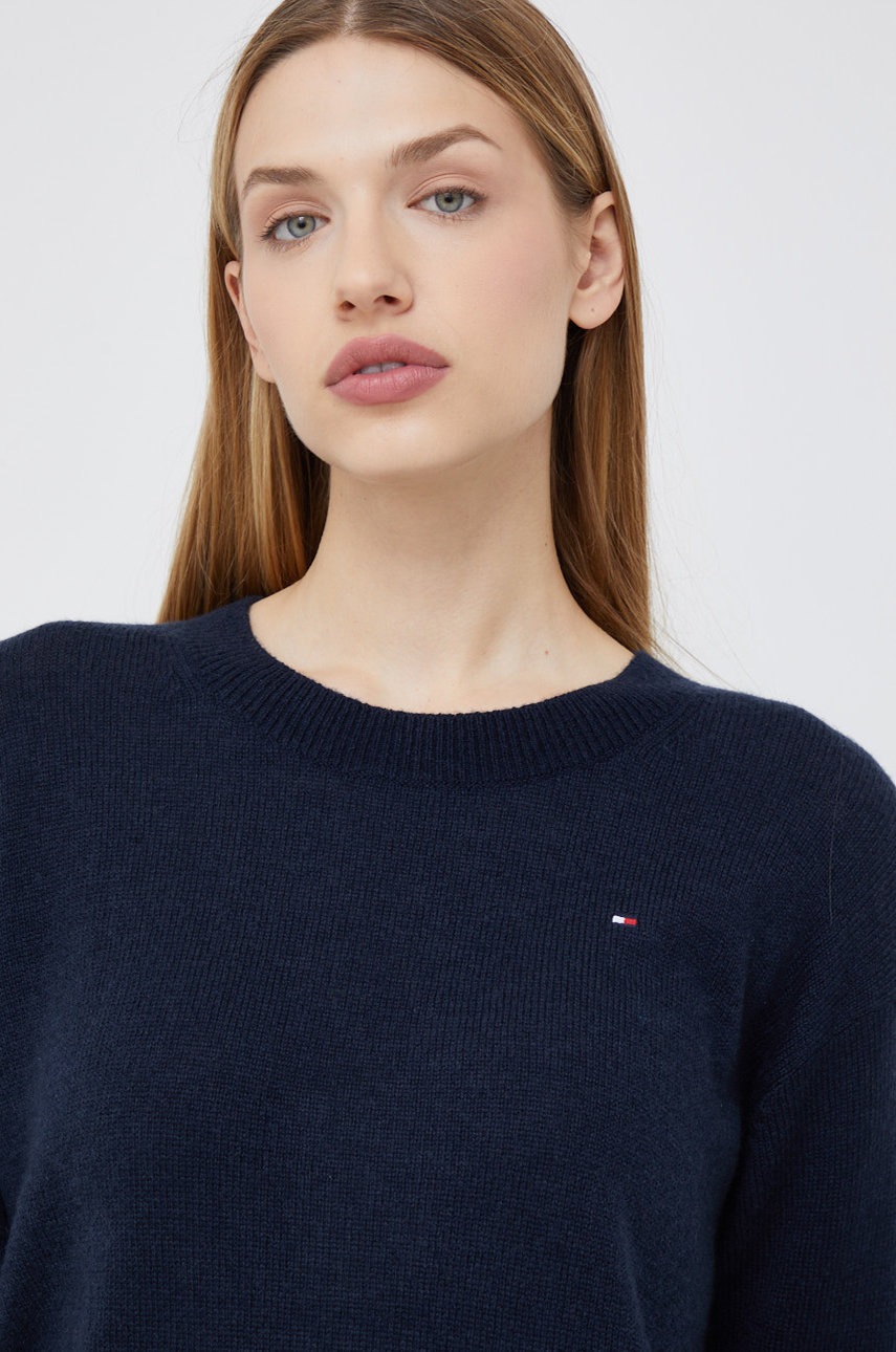 

Вълнен пуловер Tommy Hilfiger дамски в тъмносиньо, Тъмносин