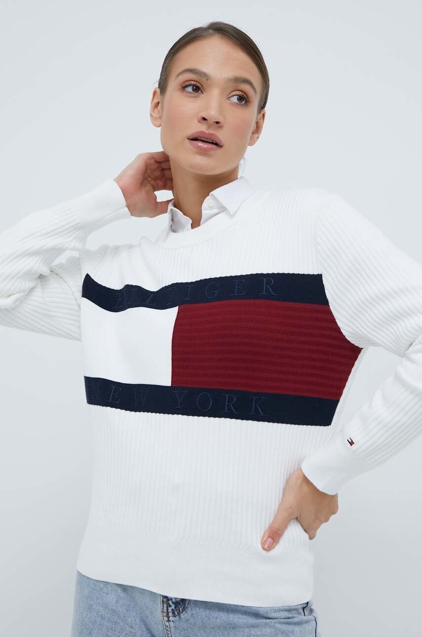 

Пуловер Tommy Hilfiger дамски в бяло, Бял