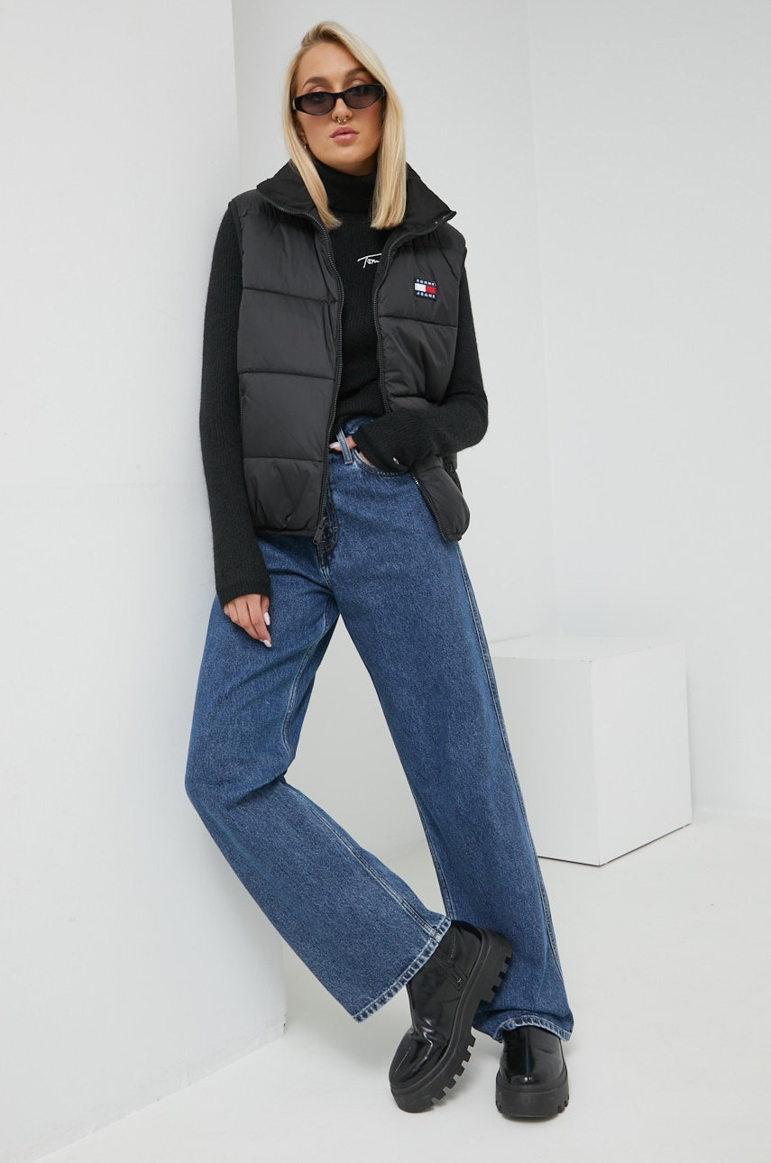 

Свитер Tommy Jeans женский цвет чёрный лёгкий с гольфом