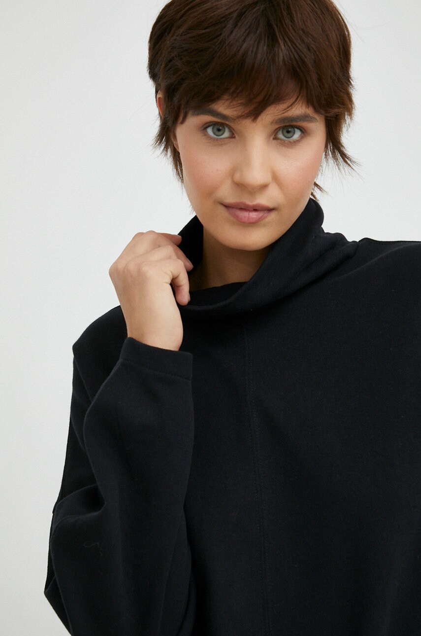 

Суичър United Colors of Benetton в черно с изчистен дизайн, Черен