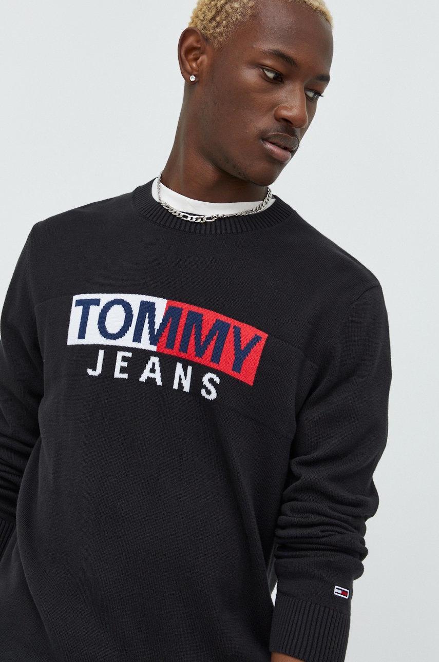 

Памучен пуловер Tommy Jeans мъжки в черно от лека материя, Черен