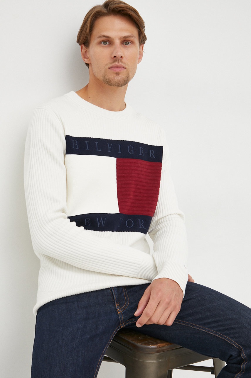

Пуловер Tommy Hilfiger мъжки в бяло от лека материя, Бял