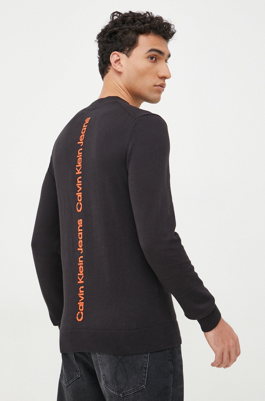 

Памучен пуловер Calvin Klein Jeans мъжки в черно от лека материя, Черен
