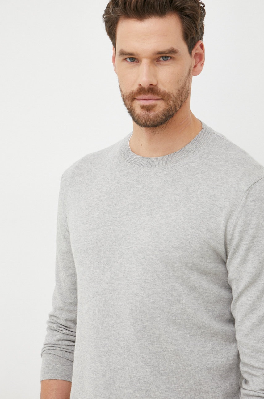 

Памучен пуловер United Colors of Benetton мъжки в сиво от лека материя, Сив