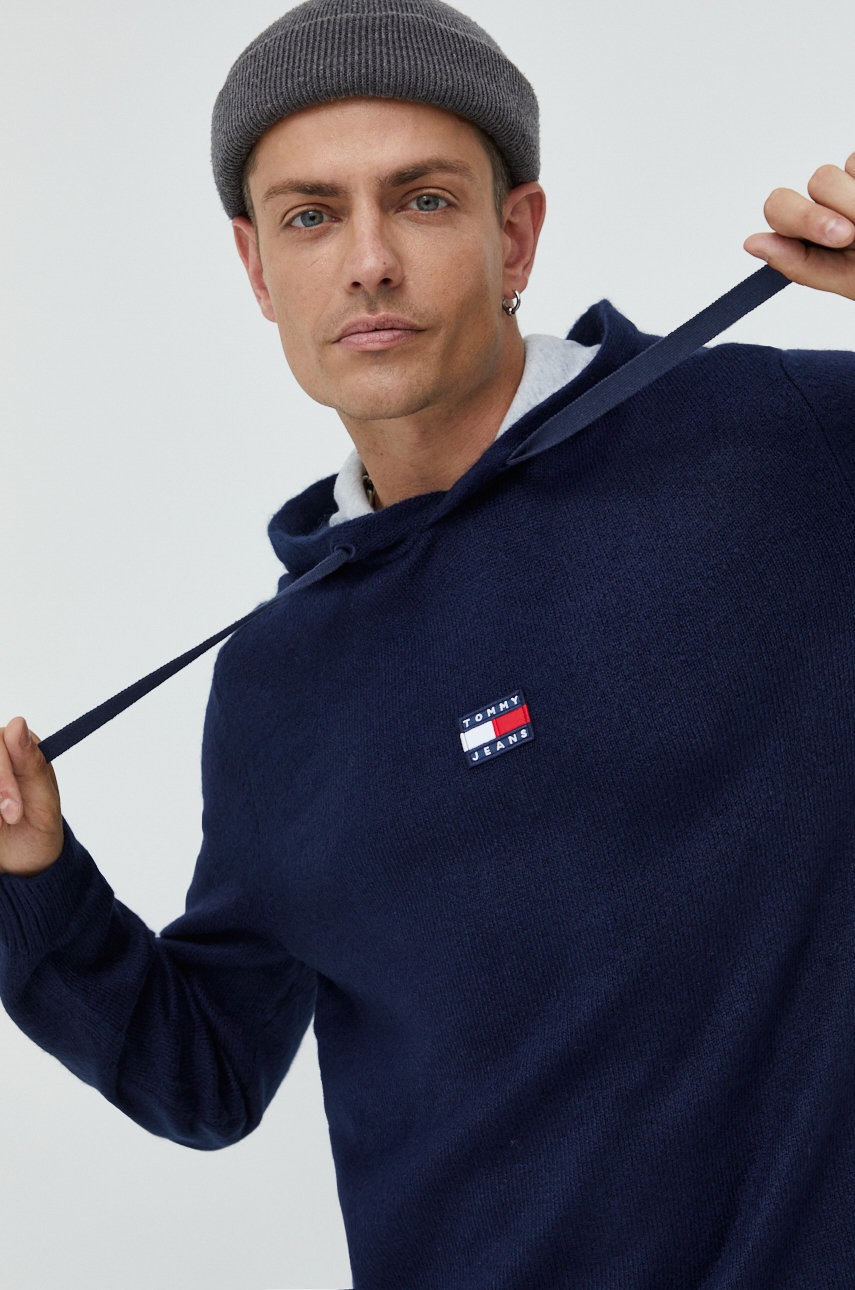 

Пуловер Tommy Jeans мъжки в тъмносиньо, Тъмносин