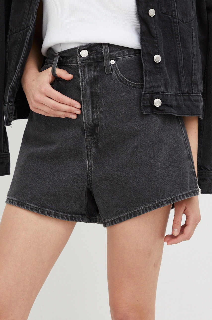 

Дънкови къси панталони Levi's в черно с изчистен дизайн с висока талия, Черен