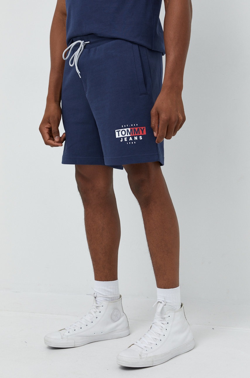 

Памучен къс панталон Tommy Jeans в тъмносиньо, Тъмносин