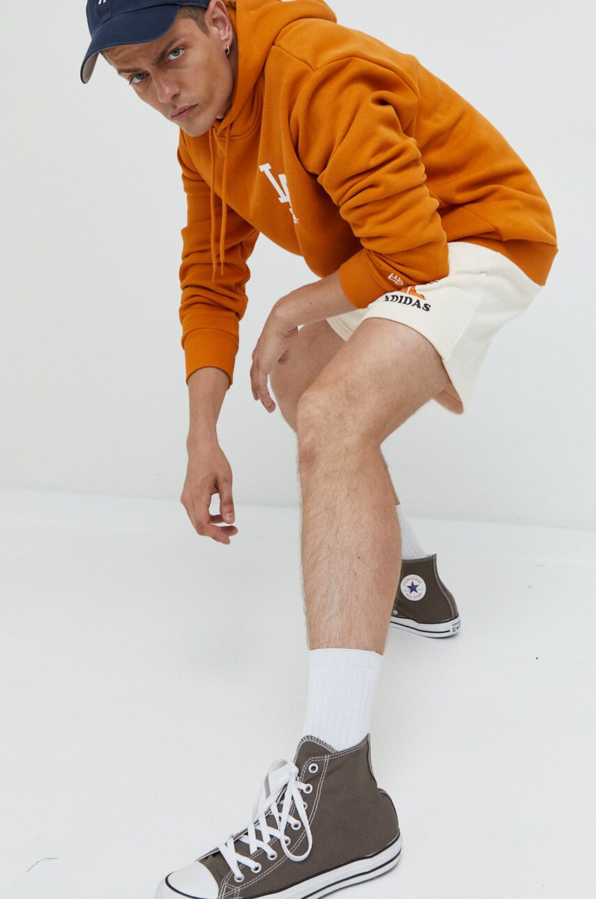 

Бавовняні шорти adidas Originals чоловічі колір бежевий