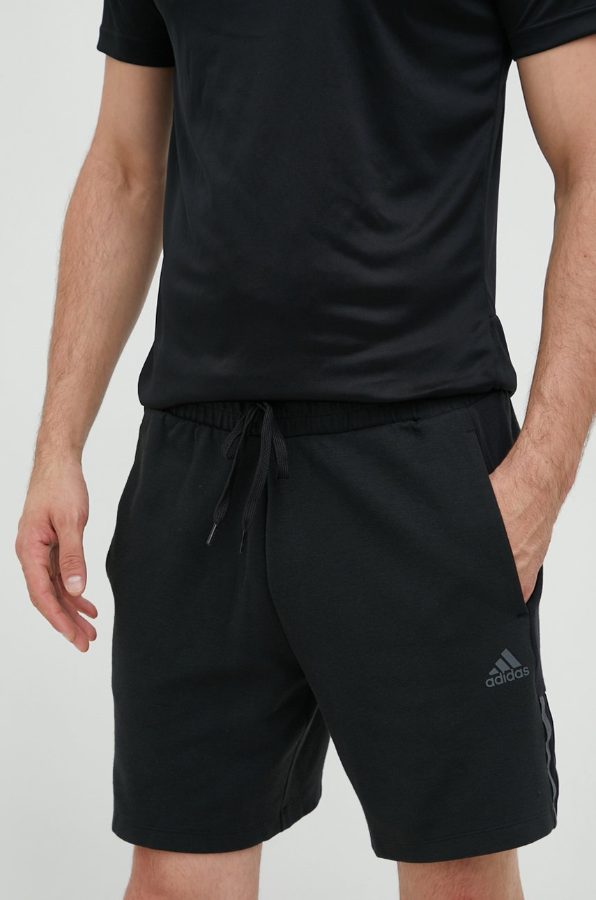 

Къс панталон за трениране adidas Performance в черно, Черен