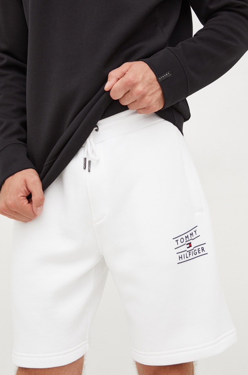 

Къси панталони Tommy Hilfiger в бяло, Бял