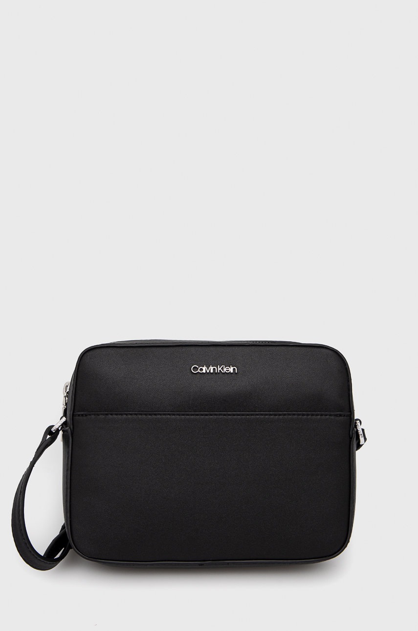 

Чанта Calvin Klein в черно, Черен