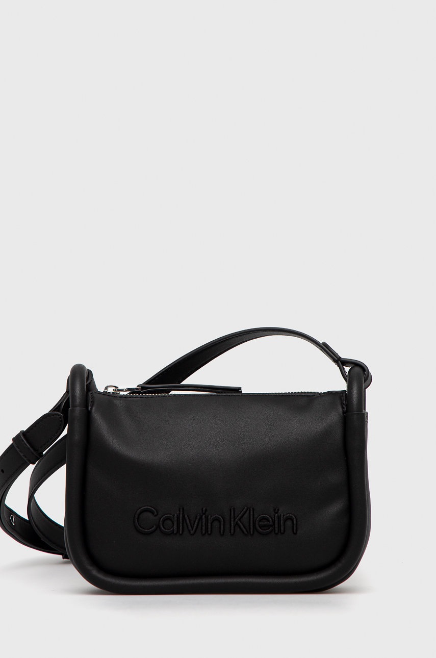 

Чанта Calvin Klein в черно, Черен