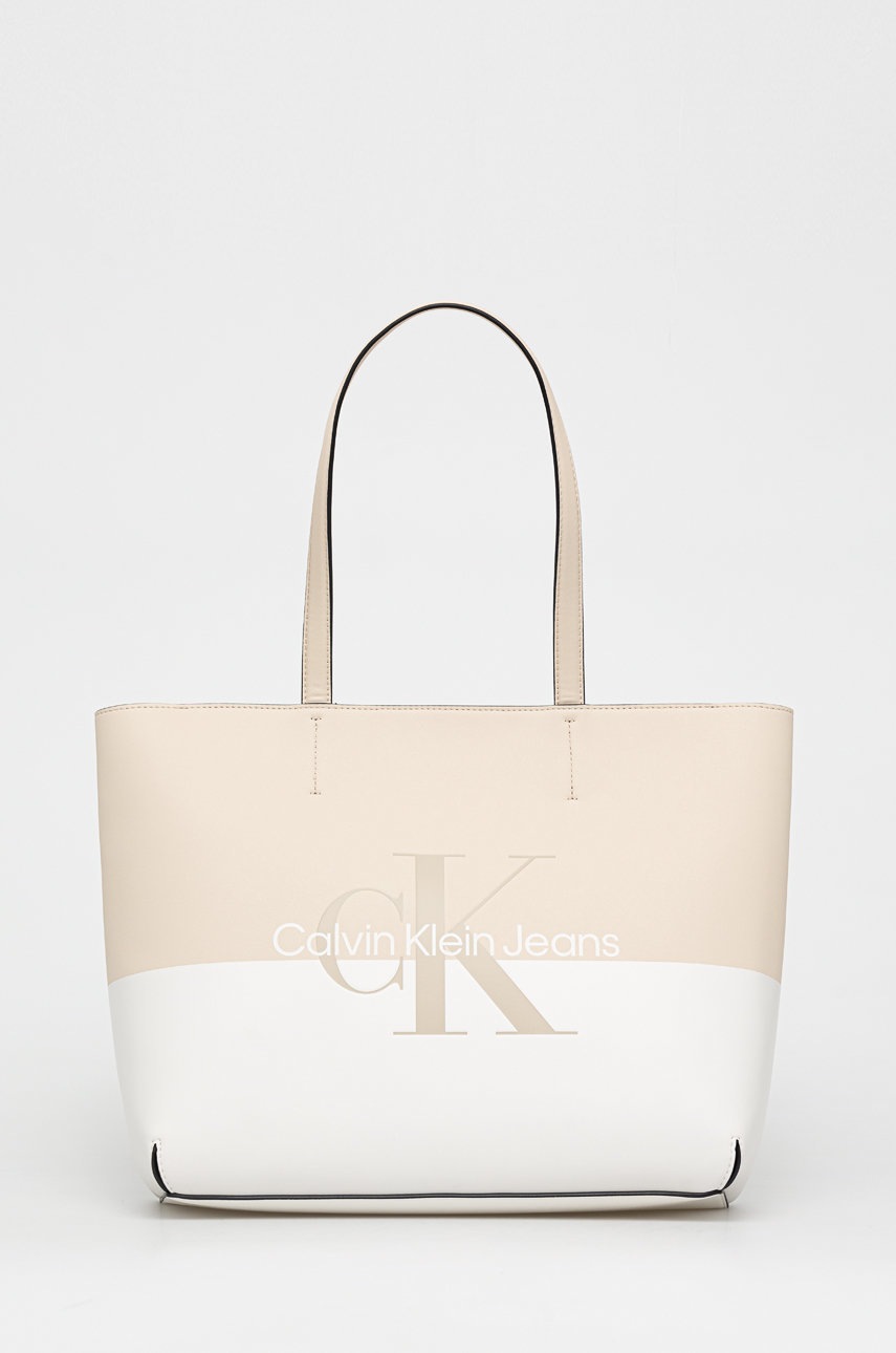 

Чанта Calvin Klein Jeans в бежово, Бежов