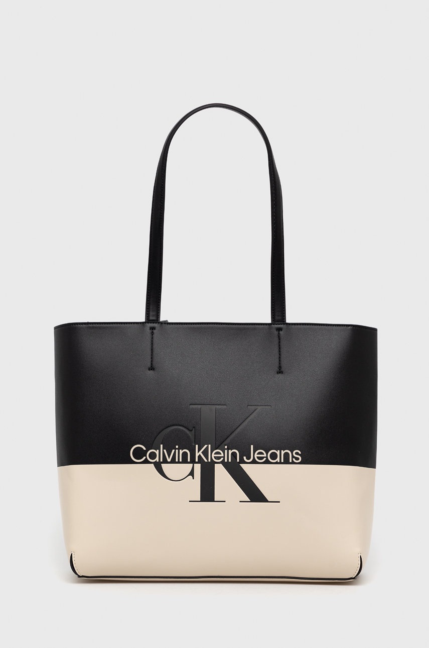 

Чанта Calvin Klein Jeans в бежово, Бежов