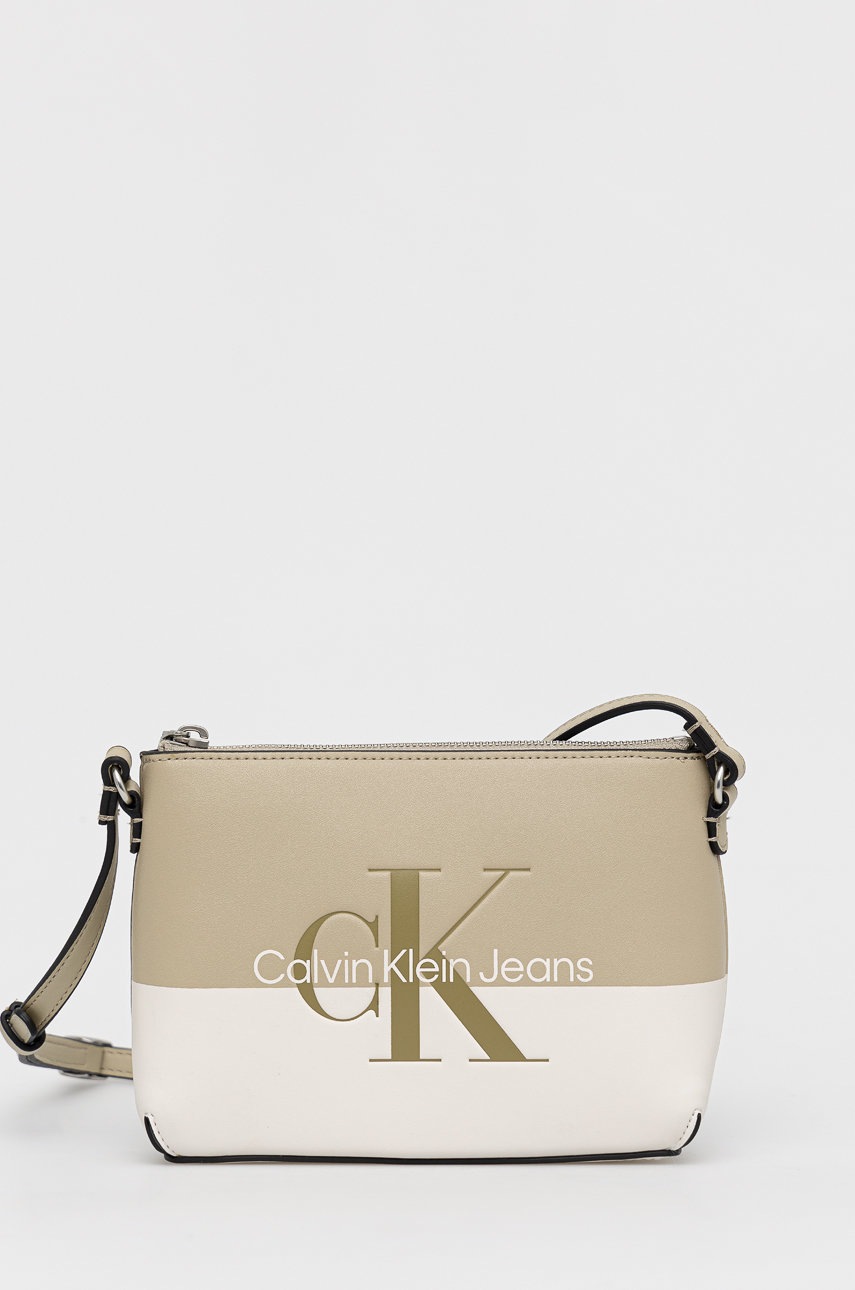 

Чанта Calvin Klein Jeans в бежово, Бежов