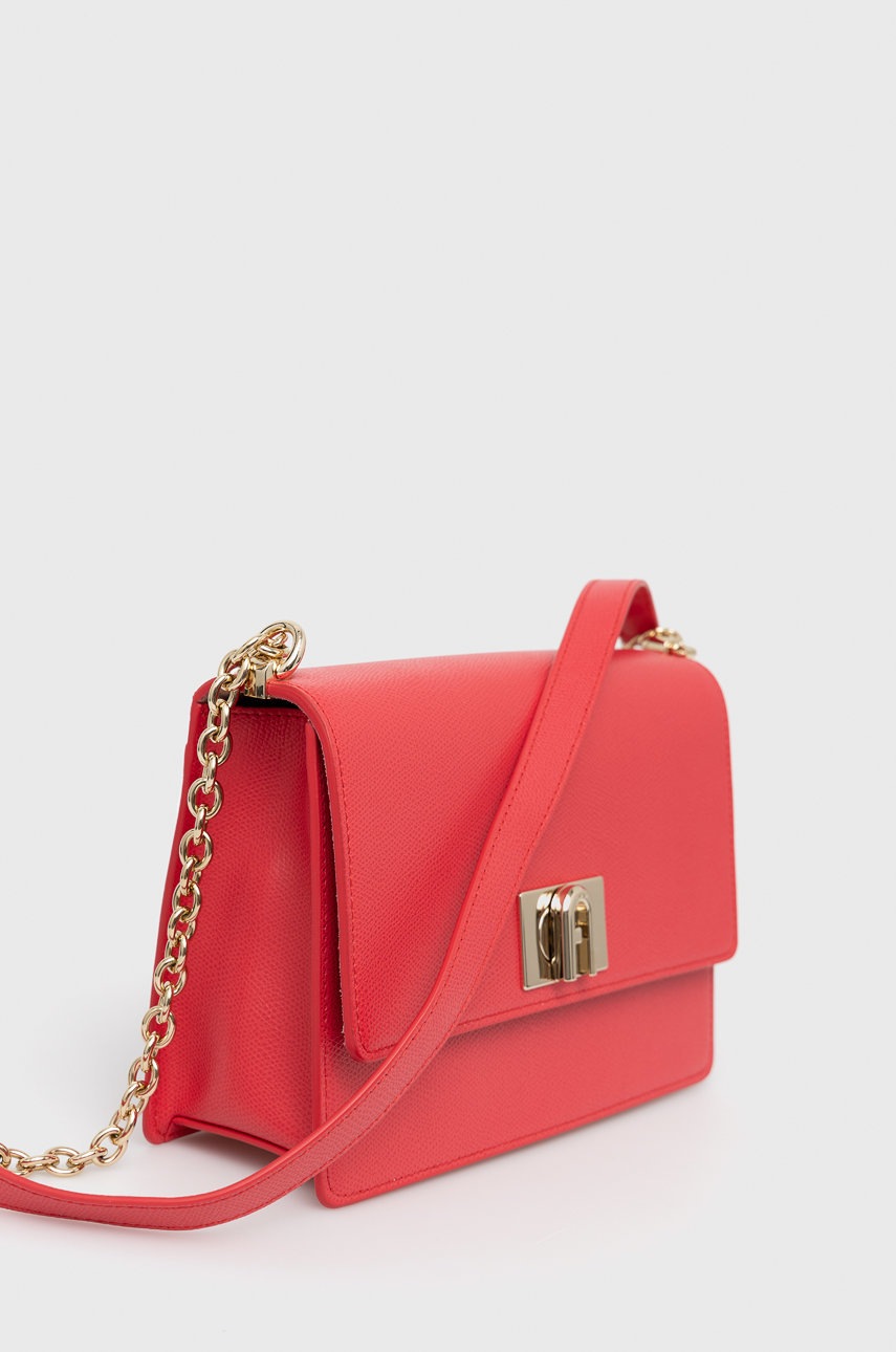 

Кожаная сумочка Furla цвет красный