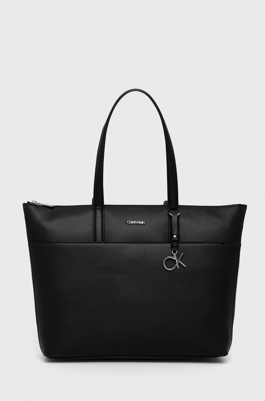

Чанта Calvin Klein в черно, Черен