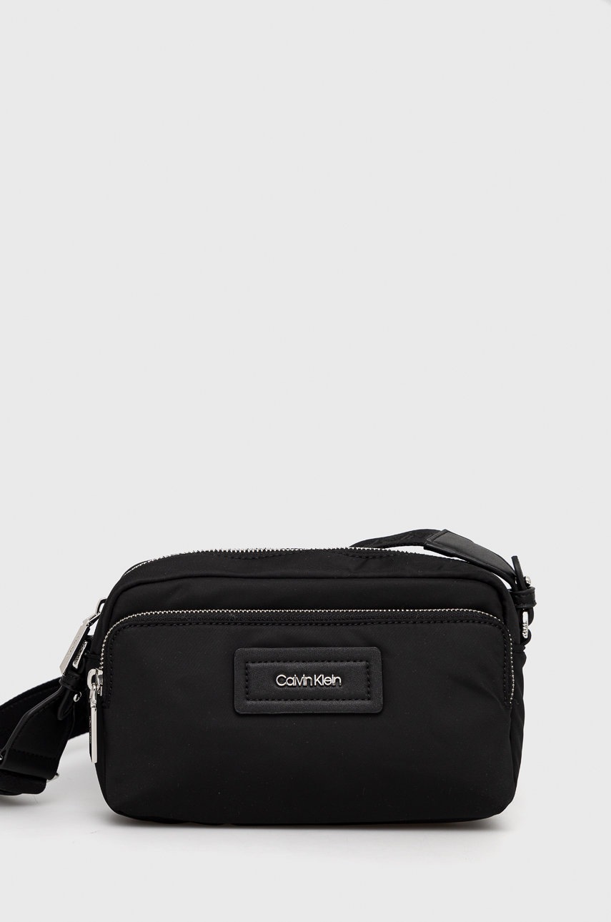 

Чанта Calvin Klein в черно, Черен