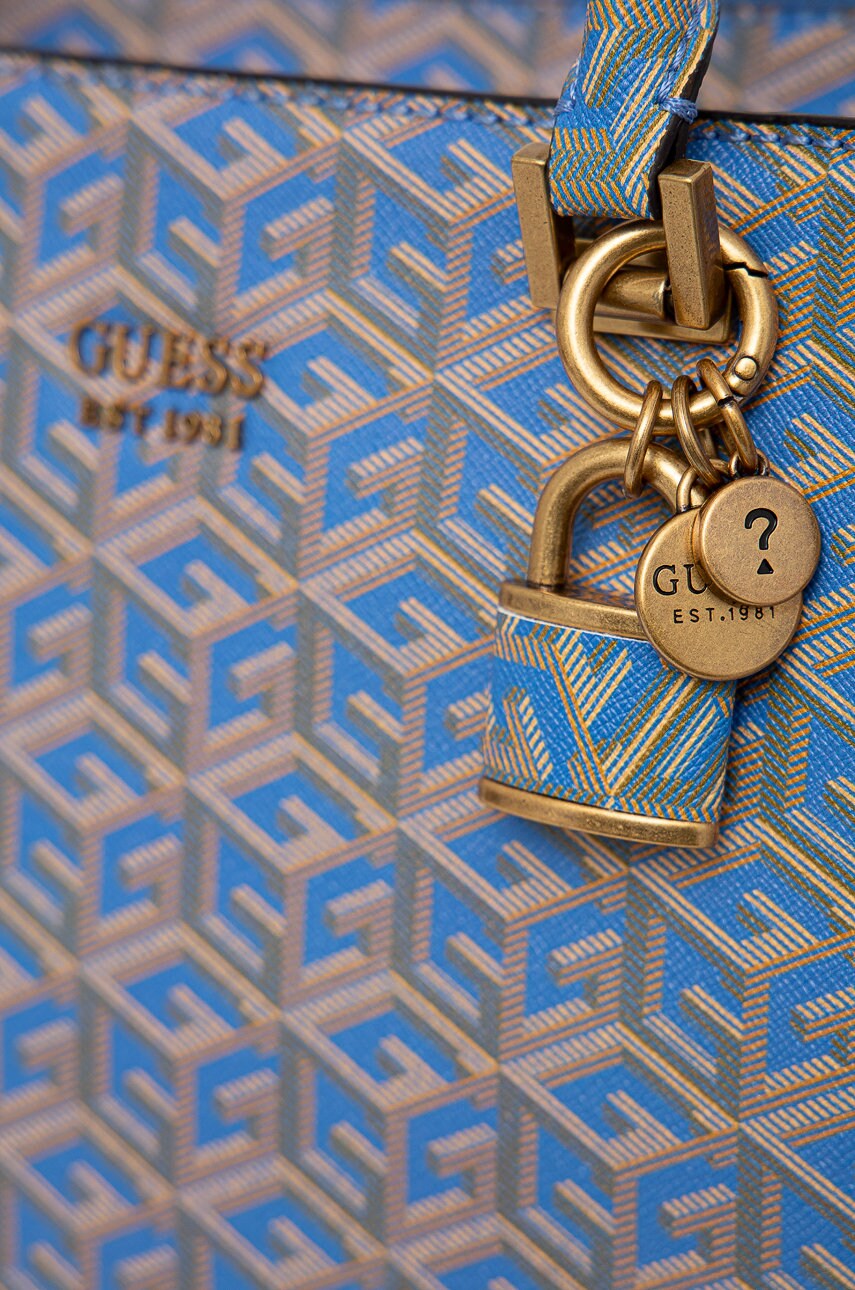 

Сумочка Guess