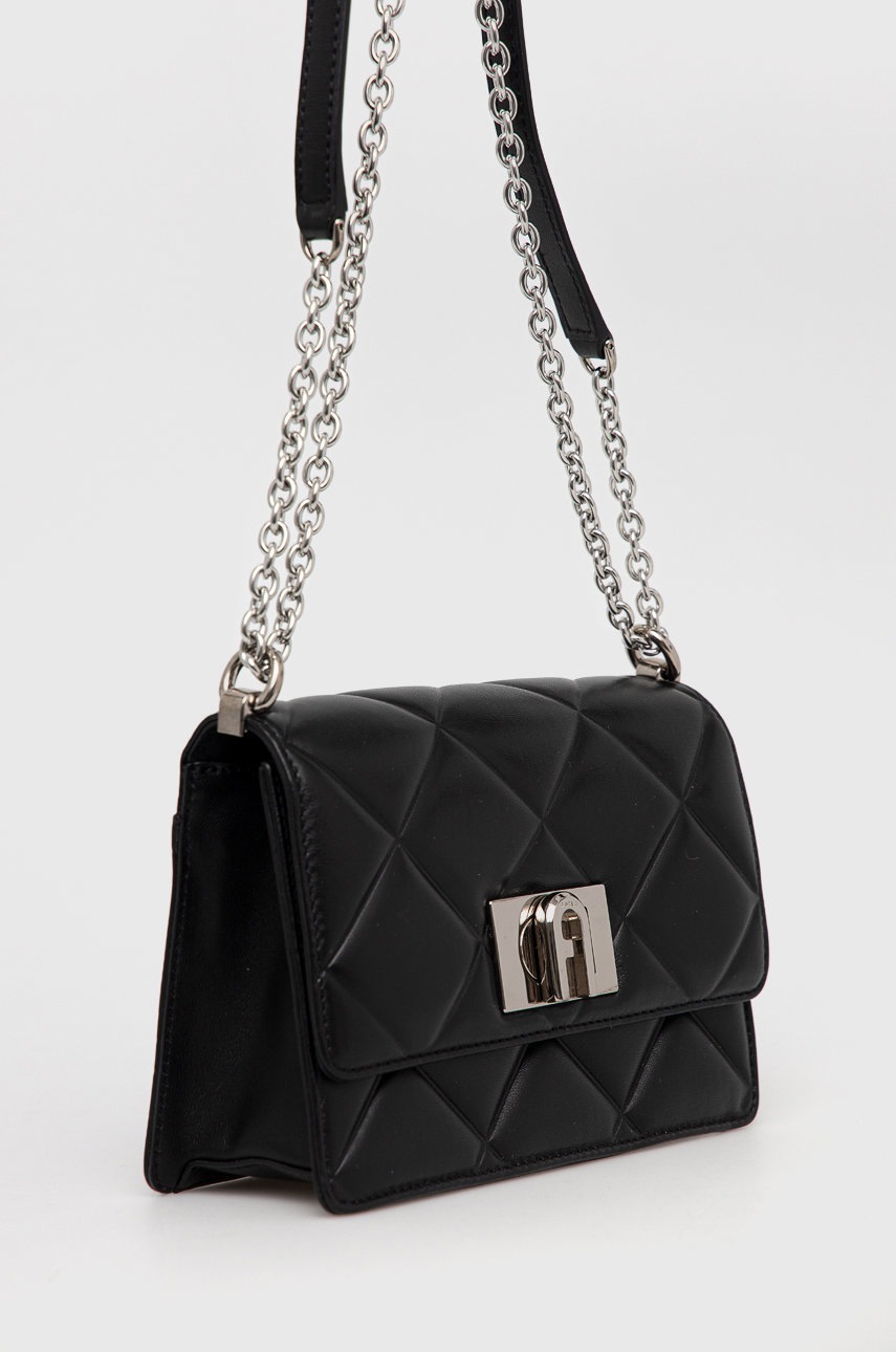 

Кожаная сумочка Furla цвет чёрный