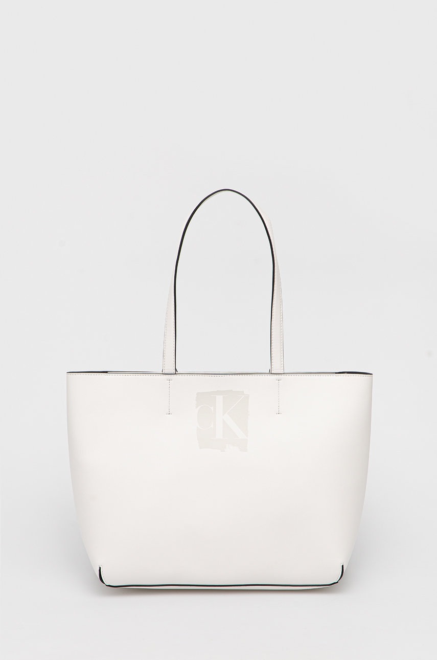 

Чанта Calvin Klein Jeans в бяло, Бял