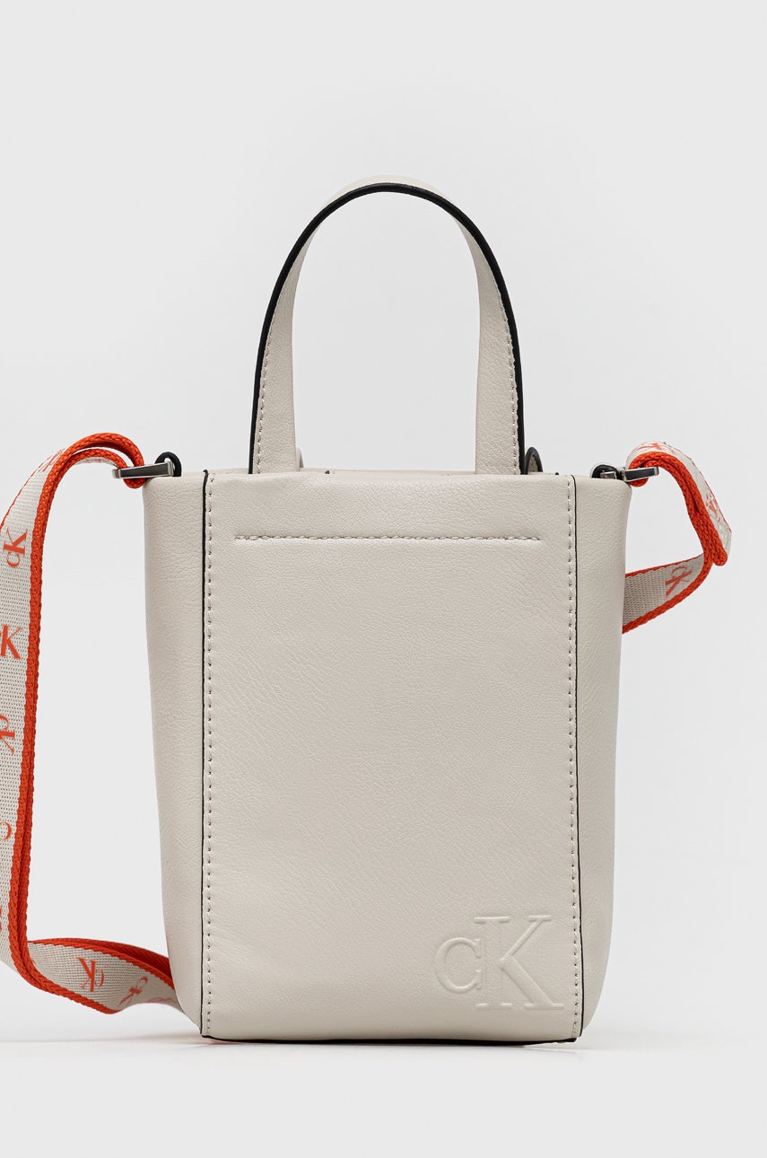 

Чанта Calvin Klein Jeans в бежово, Бежов