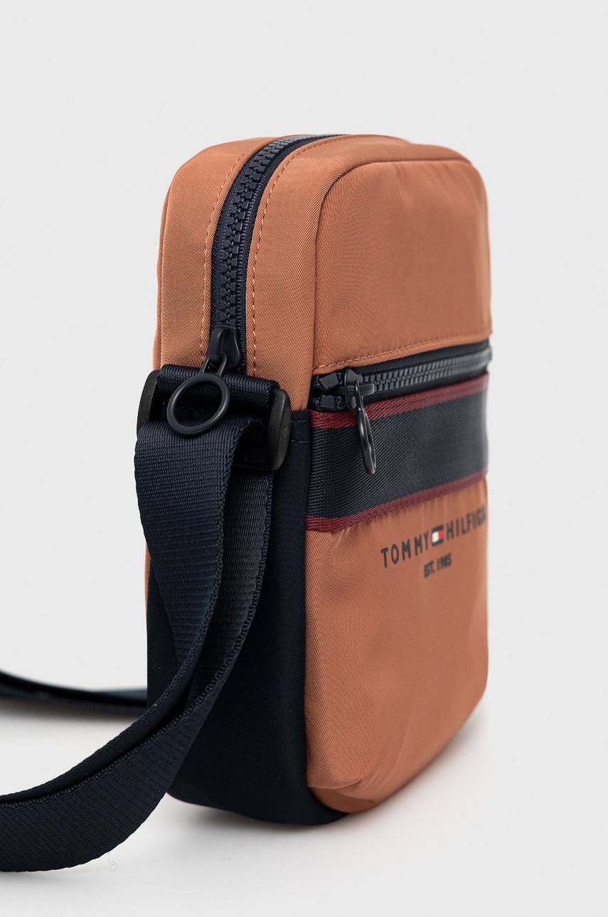 

Сумка Tommy Hilfiger цвет коричневый