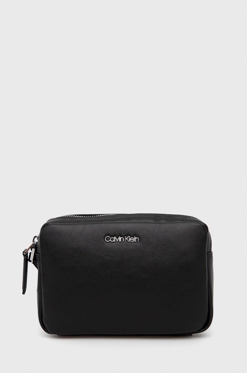 

Козметична чанта Calvin Klein в черно, Черен