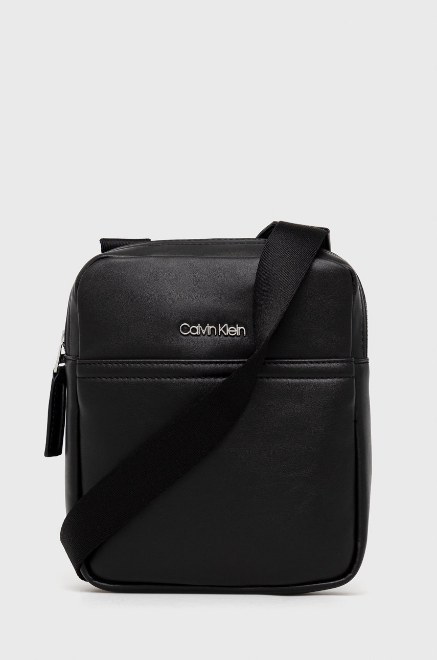 

Чанта през рамо Calvin Klein в черно, Черен