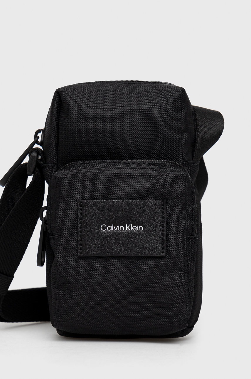 

Чанта през рамо Calvin Klein в черно, Черен
