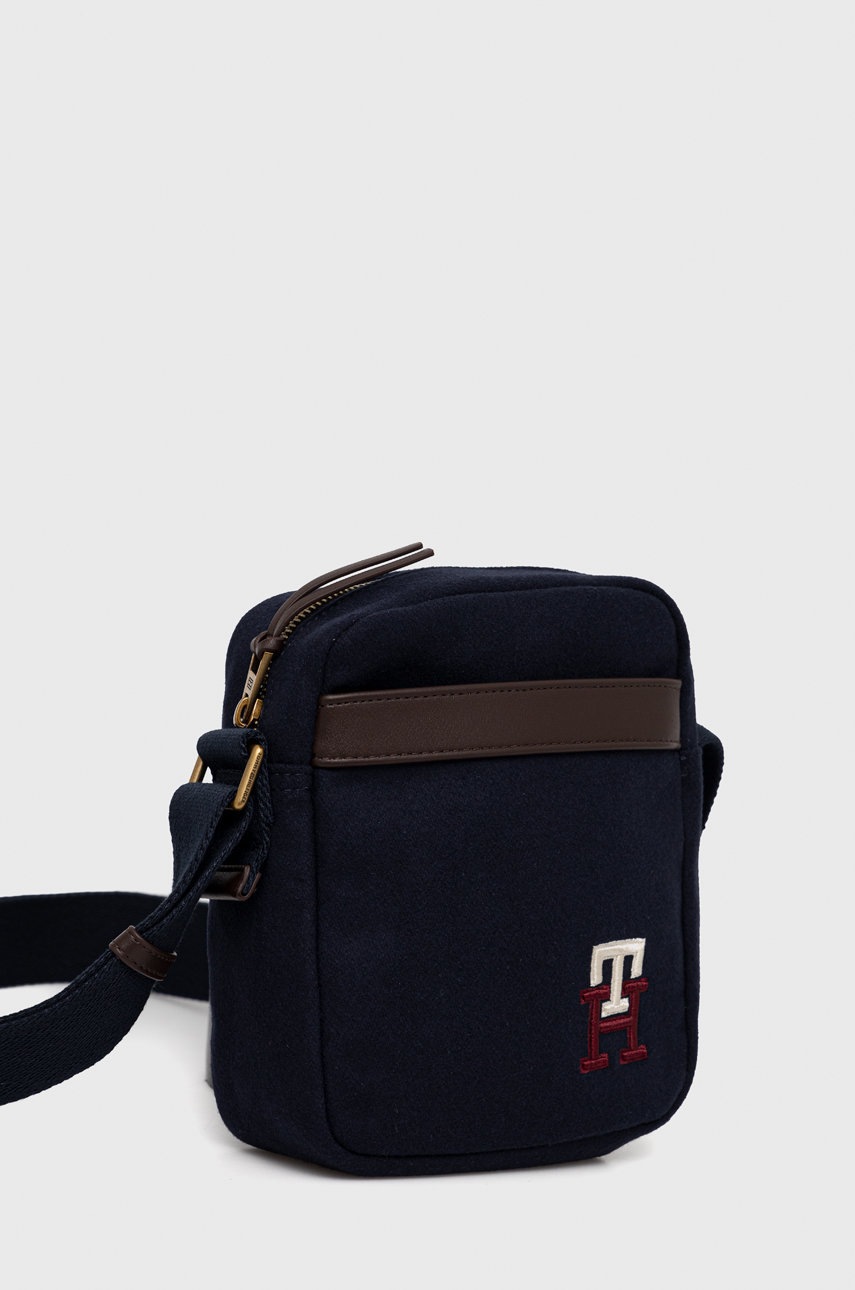 

Сумка Tommy Hilfiger цвет синий