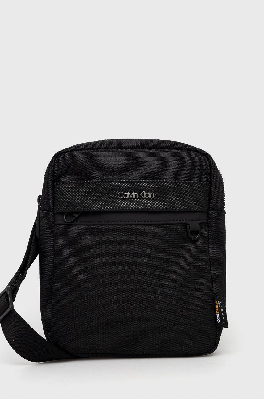 

Чанта през рамо Calvin Klein в черно, Черен
