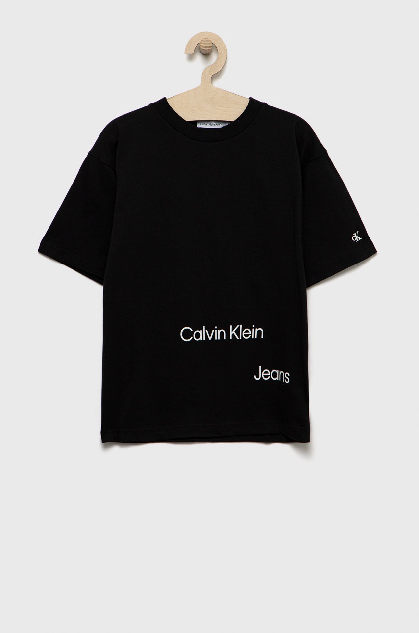 

Детска памучна тениска Calvin Klein Jeans в черно с принт, Черен