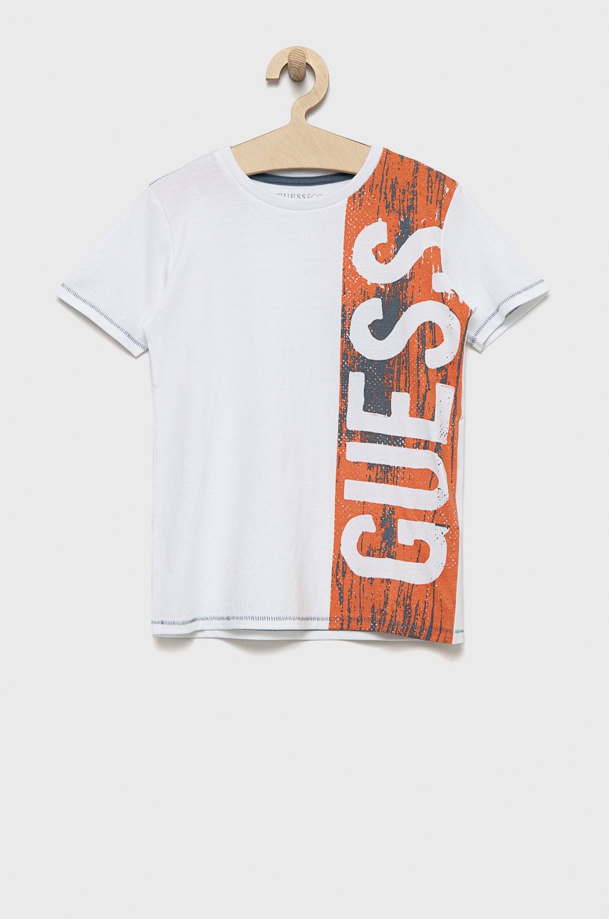 

Памучна тениска Guess в бяло с принт, Бял
