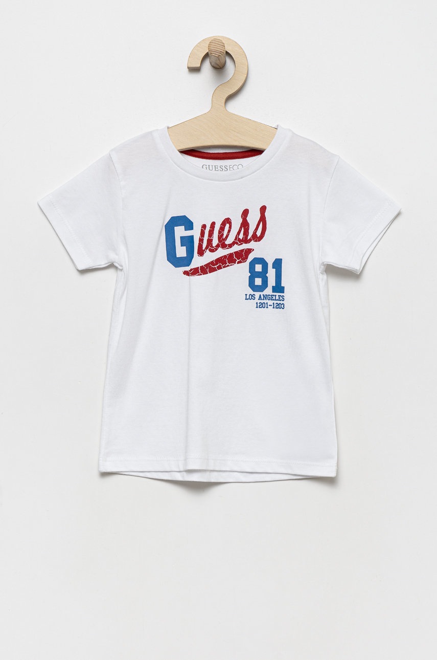 

Детска памучна тениска Guess в бяло с принт, Бял
