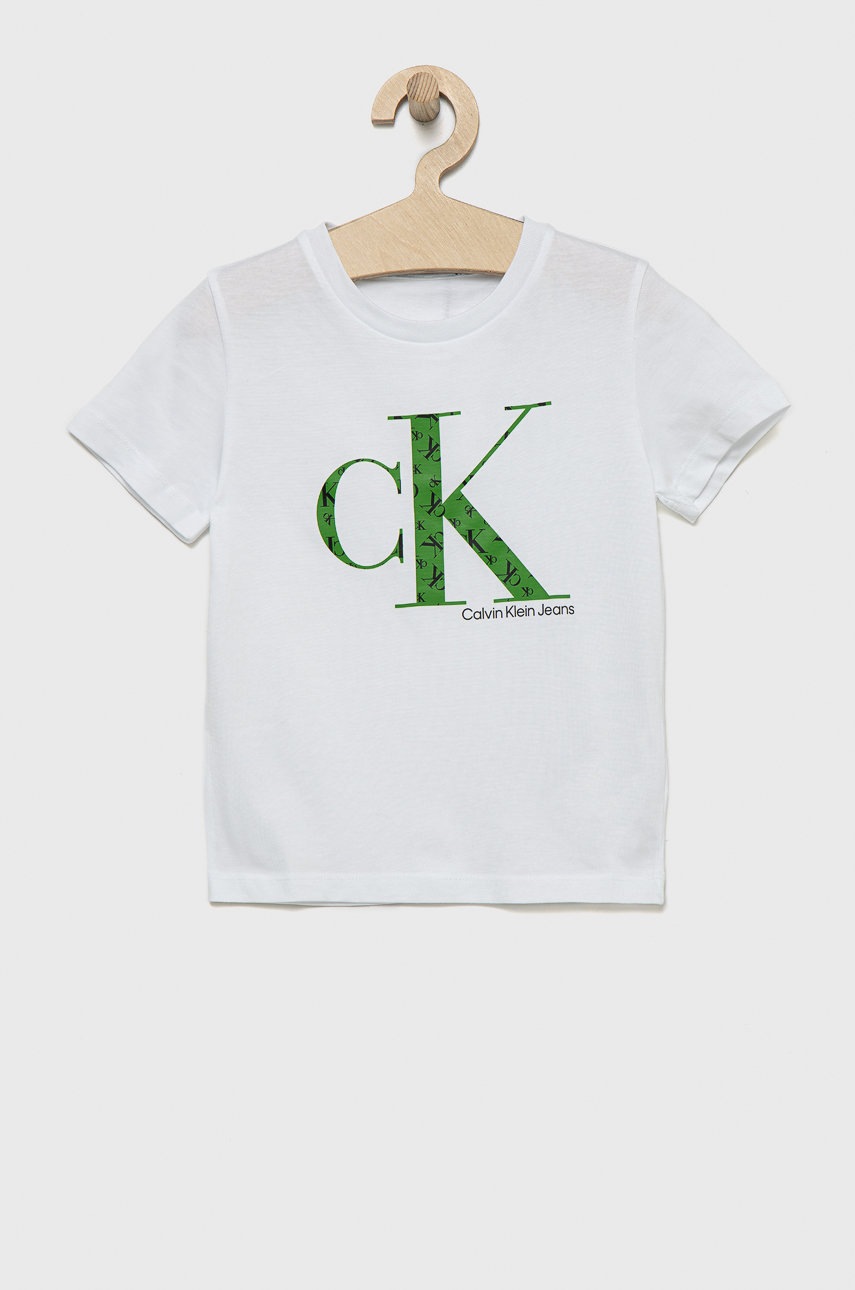 

Детска памучна тениска Calvin Klein Jeans в бяло с принт, Бял