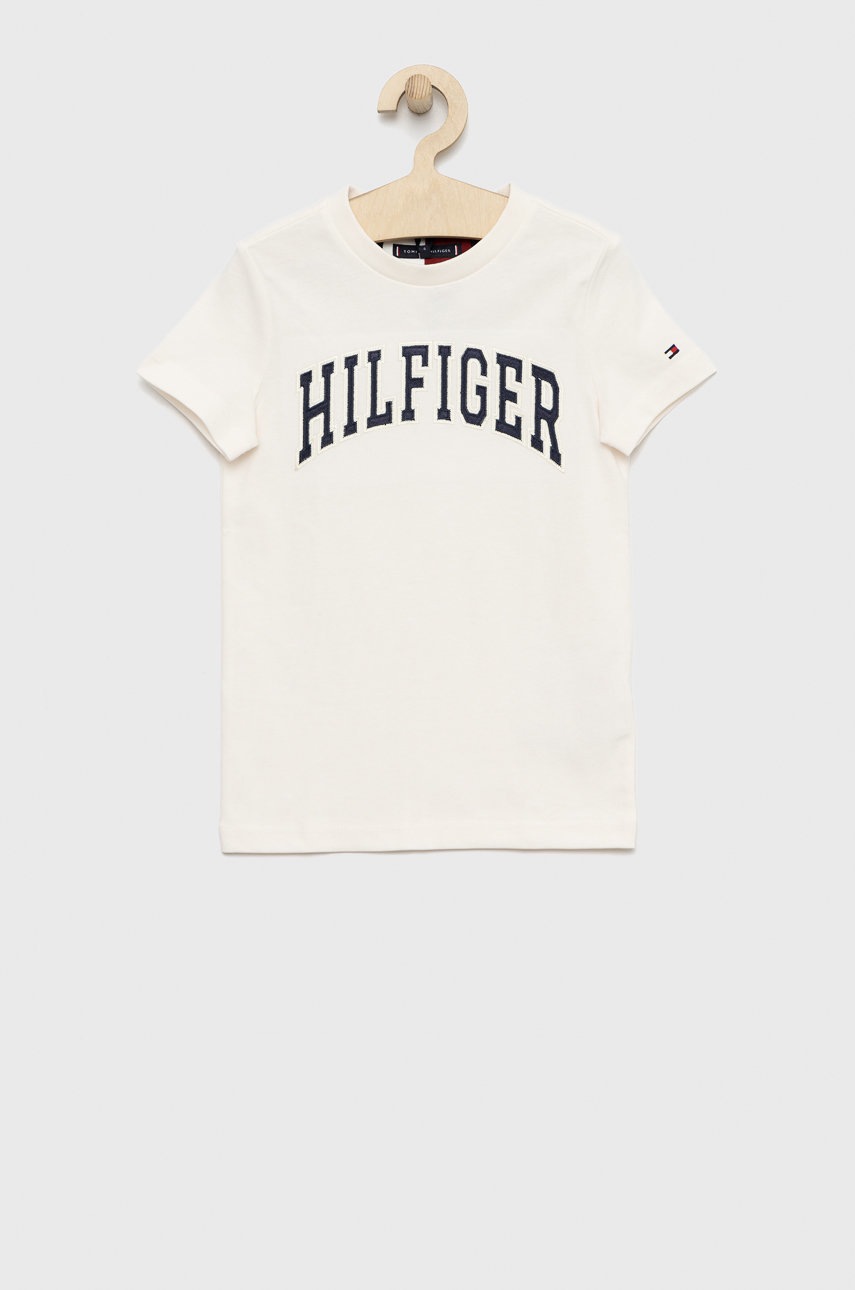 

Детска памучна тениска Tommy Hilfiger в бежово с апликация, Бежов