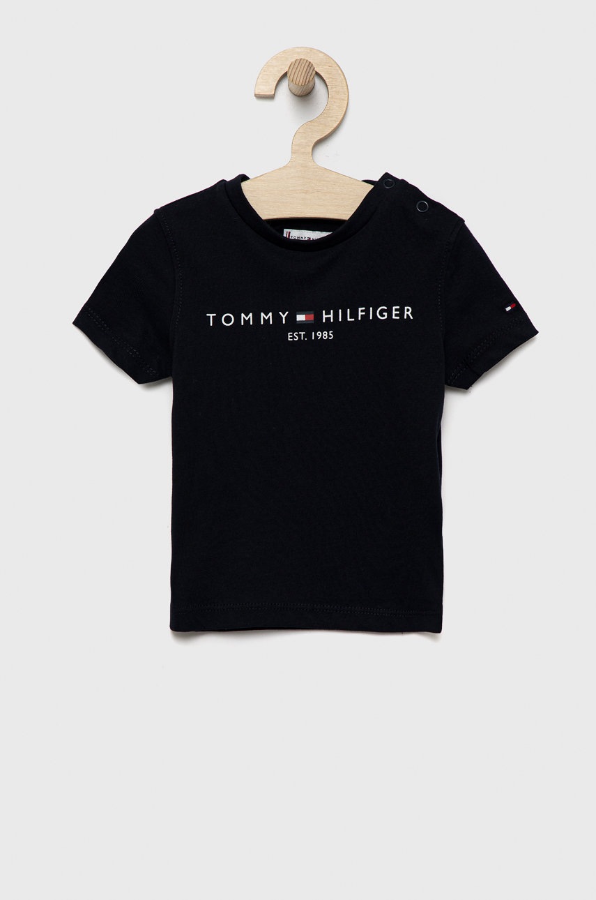 

Детска памучна тениска Tommy Hilfiger в тъмносиньо с принт, Тъмносин