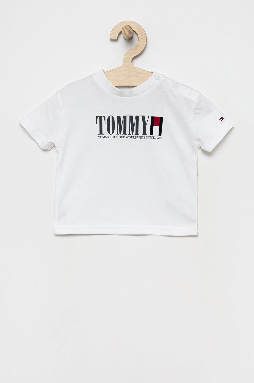 

Детская хлопковая футболка Tommy Hilfiger цвет белый с принтом