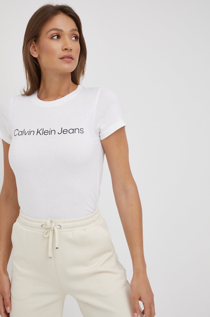 Levně Bavlněné tričko Calvin Klein Jeans bílá barva, J20J220161