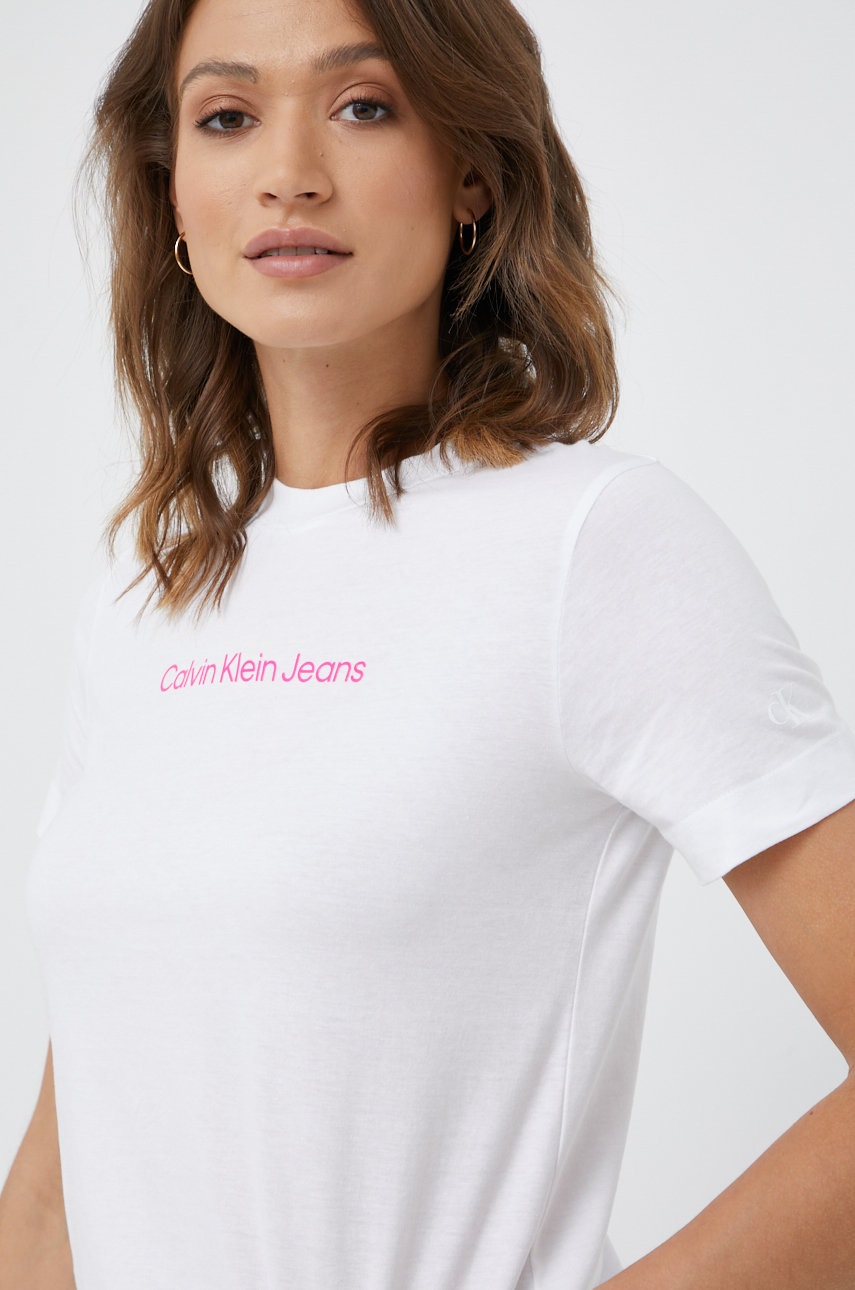 

Памучна тениска Calvin Klein Jeans в бяло, Бял
