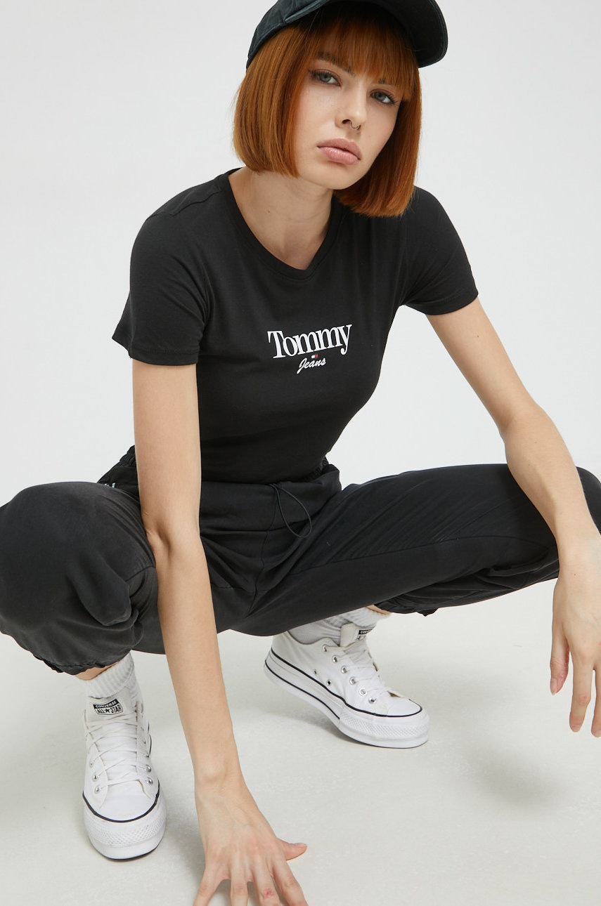 

Тениска Tommy Jeans в черно, Черен