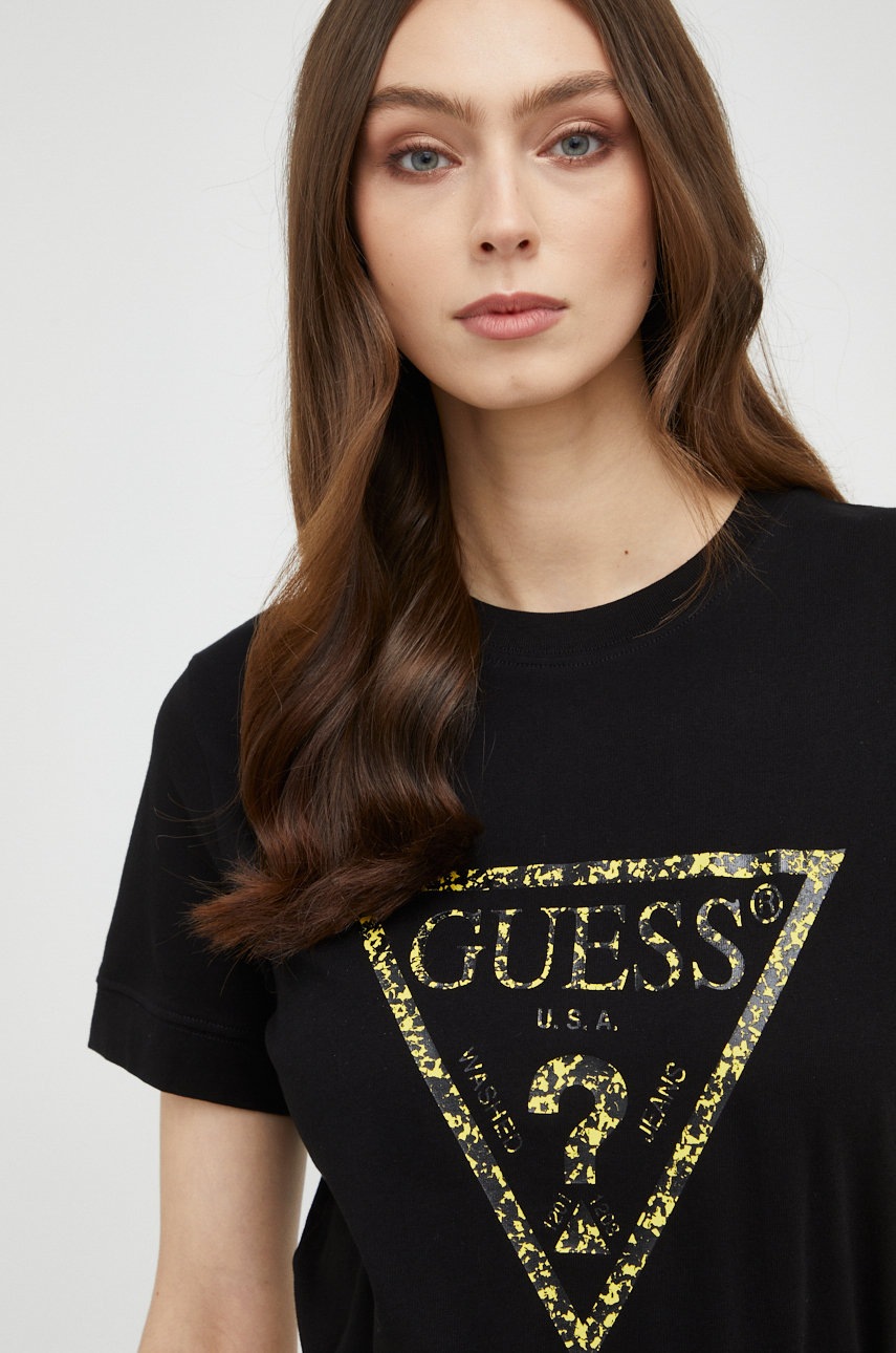 

Памучна тениска Guess в черно, Черен